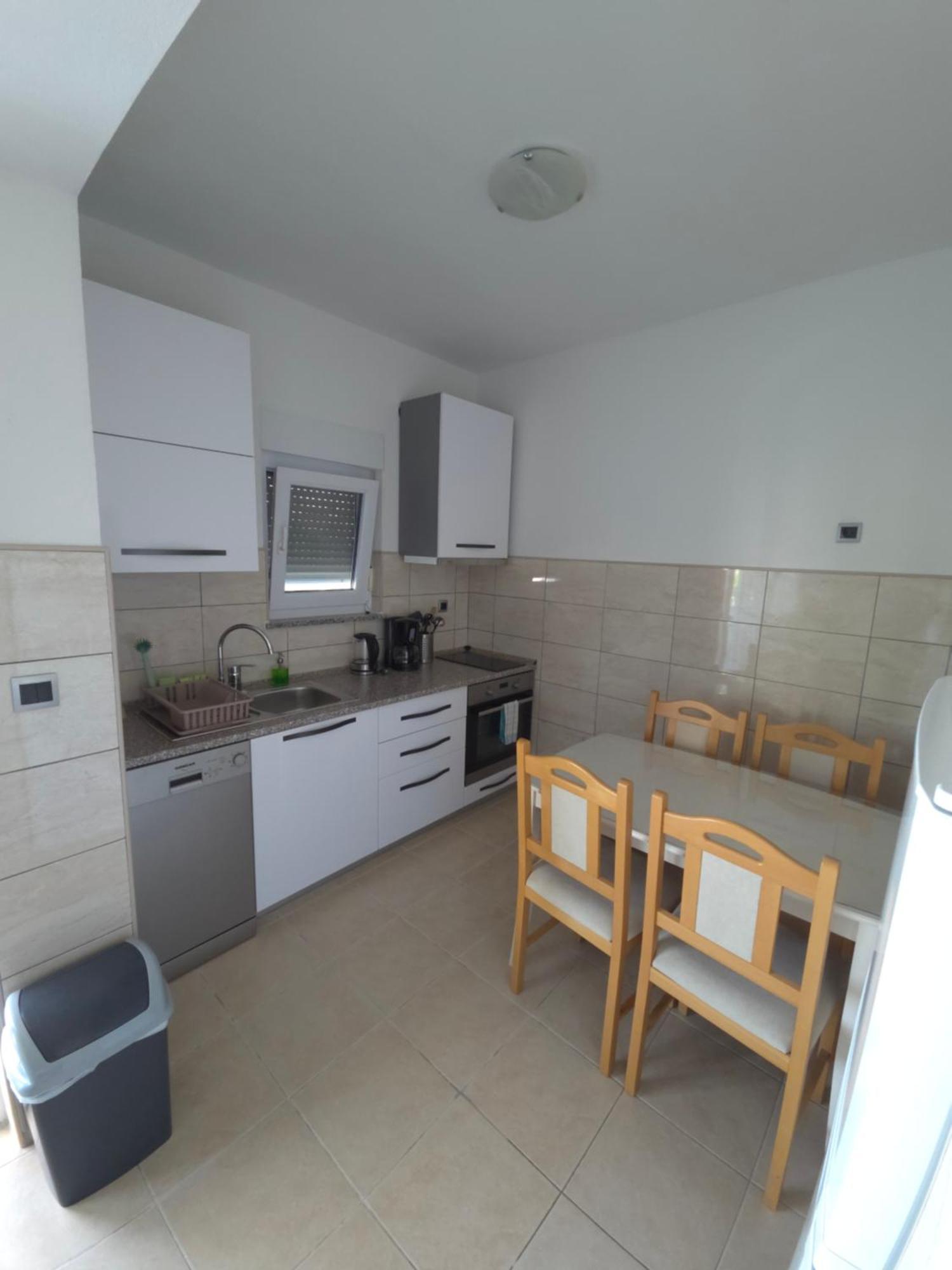 Apartments Nicole Wera Nin Quarto foto